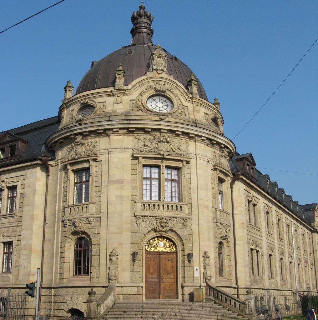 Foto des Landgerichts in Landau