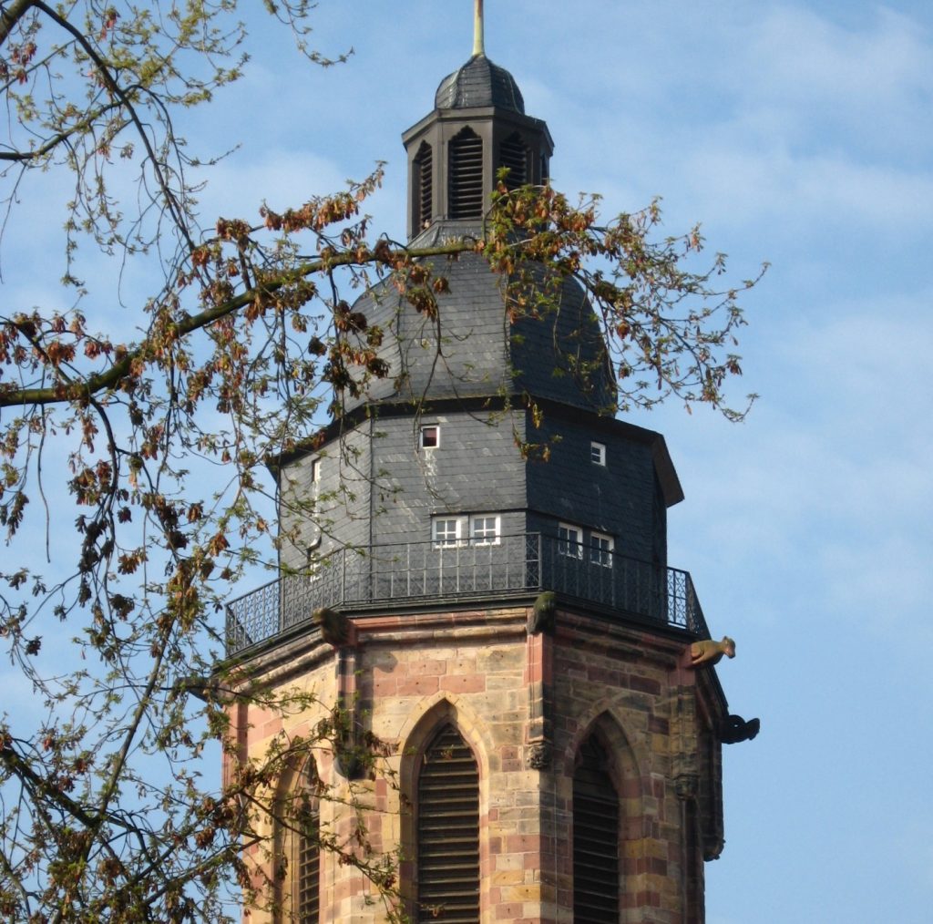 Foto des Turmhelms der Stiftskirche in Landau