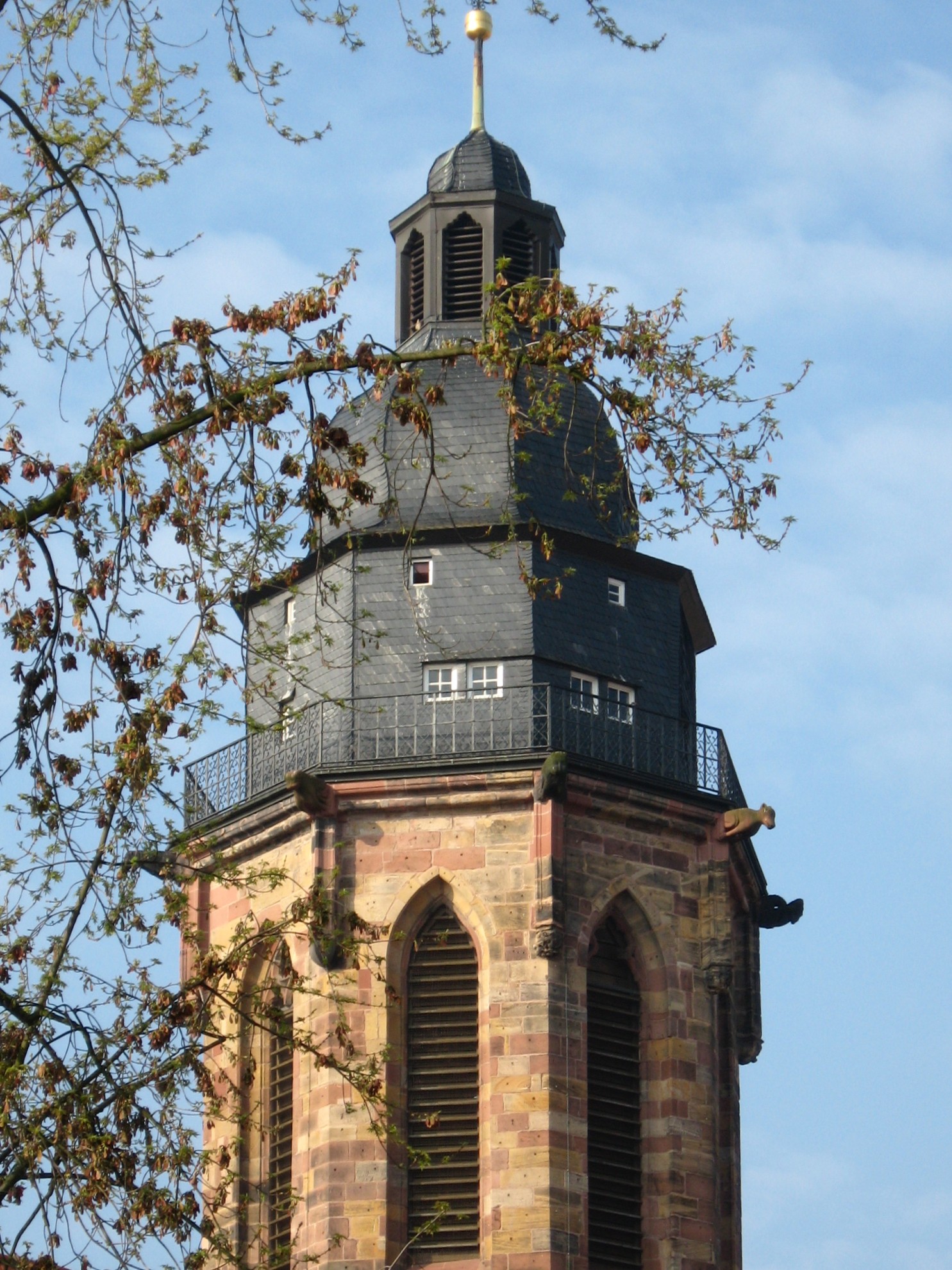 Foto des Turmhelms der Stiftskirche in Landau
